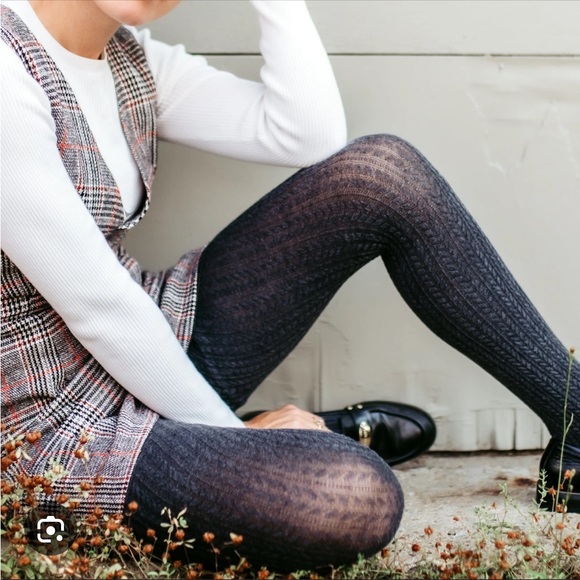 Dex Cable Knit Leggings - Picture 3 of 10